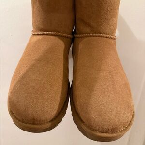 Ugg chestnut boots size 10